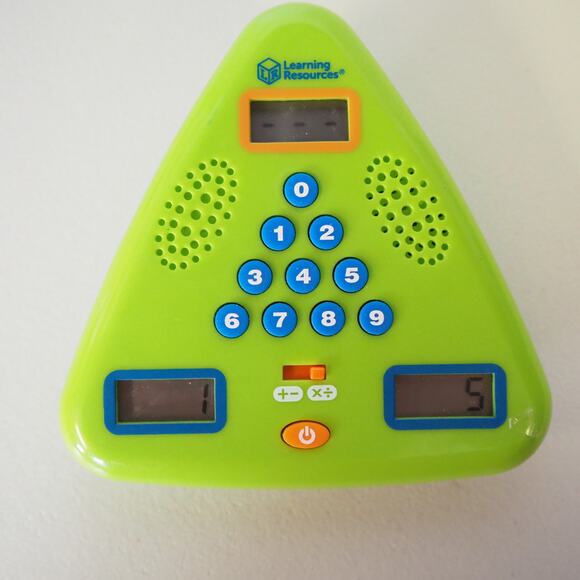 Learning Resources MINUTE MATH Electronic Flash Card - 3 Levels of Difficulty - Picture 5 of 7